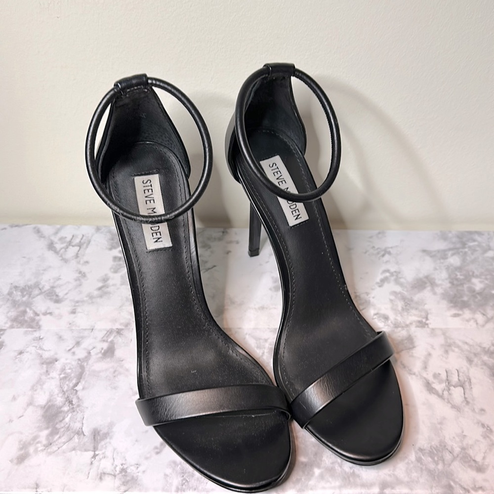 Steve Madden Black Ankle Heels